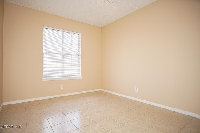 Building Photo - 11608 James Watt Dr
