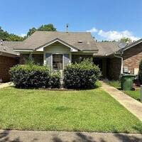 Building Photo - 538 Hollow Wood Rd
