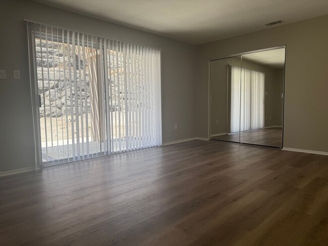 Building Photo - Beautiful Canyon Crest Home