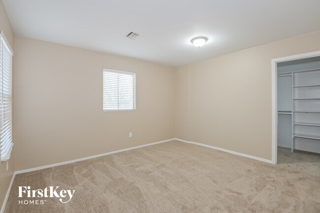 Building Photo - 12841 N Fox Hollow Dr