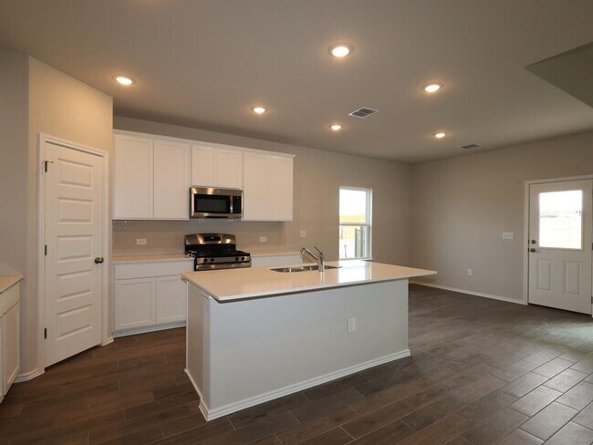 Building Photo - 4521 Bridal Veil Dr