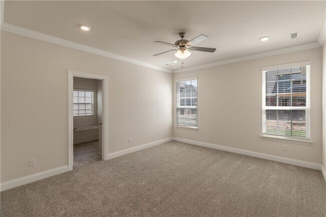 Building Photo - 411 Linda Ln