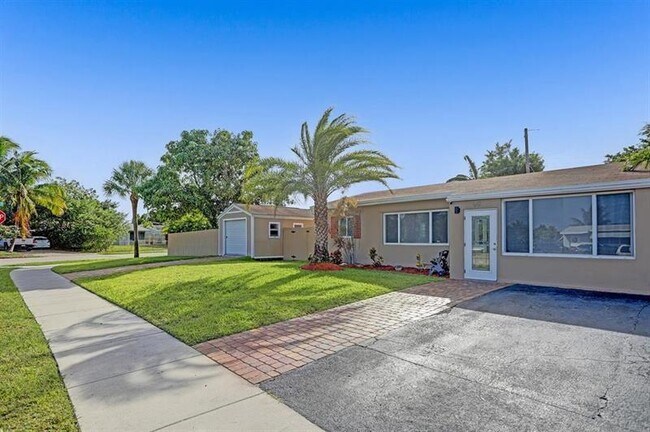 Building Photo - 651 NE 59th Ct