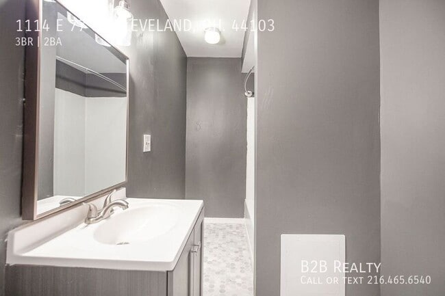 Building Photo - 1114 E 77th St