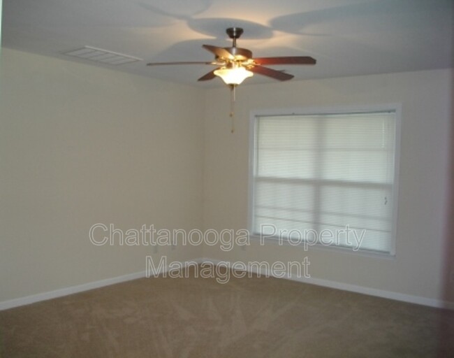 Building Photo - 28 Dove Dr
