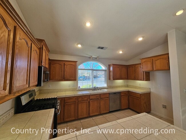 Building Photo - 3875 Meadow Oak Way