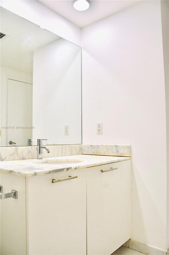 Building Photo - 951 Brickell Ave