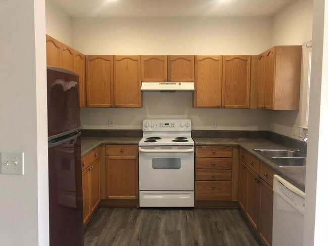 Building Photo - LORDS CREEK