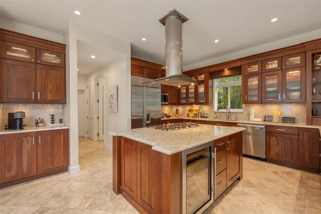 Building Photo - 755 Tiziano Ave