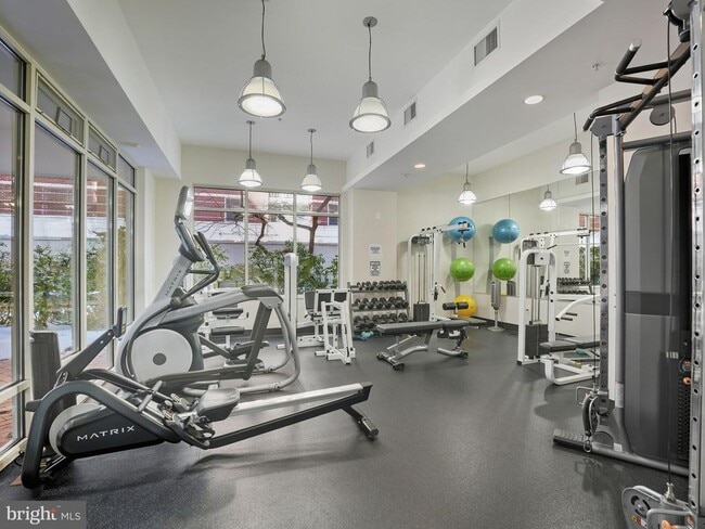 Building Photo - 820 N Pollard St