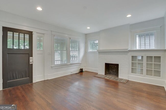 Building Photo - 860 Metropolitan Pkwy SW