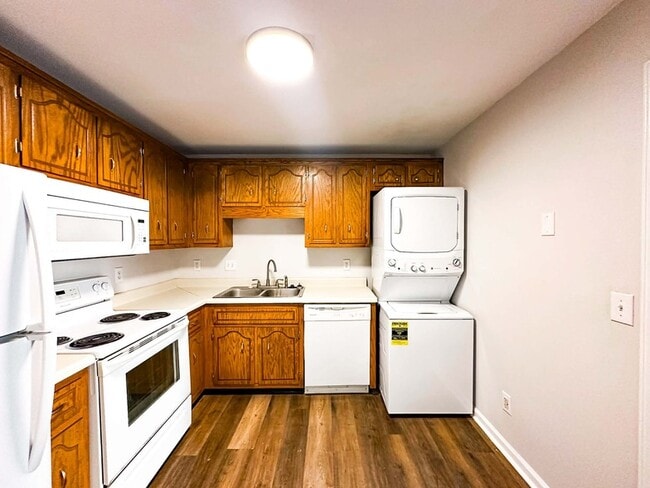 Building Photo - 100 Ballygar St