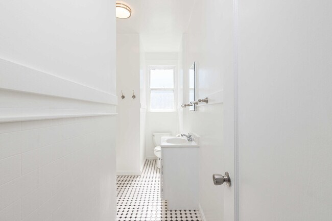 Building Photo - 3017 22nd St