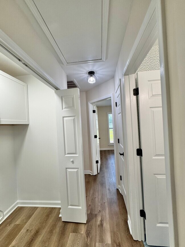 Building Photo - Tayser Rental