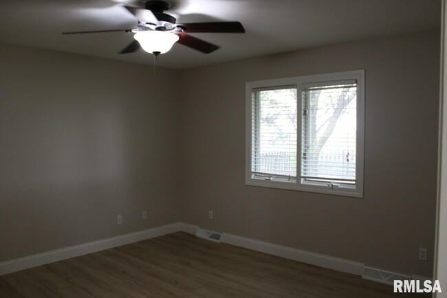 Building Photo - 2807 Cronin Dr