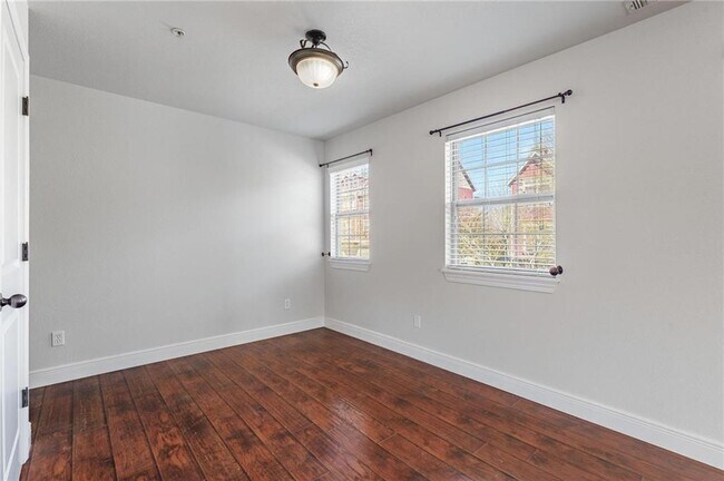 Building Photo - 2851 W Redstone Dr