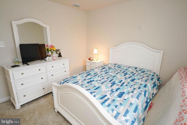 Building Photo - 9305 Mulligan Way