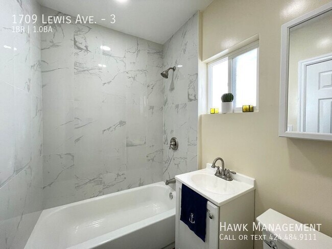 Building Photo - 1709 Lewis Ave