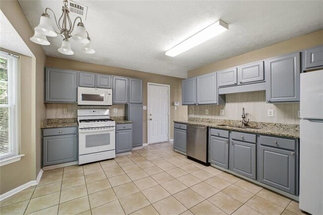 Building Photo - 800 Revena Dr