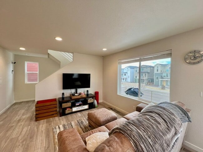 Building Photo - Gorgeous modern carriage style home available in Banning Lewis Ranch!