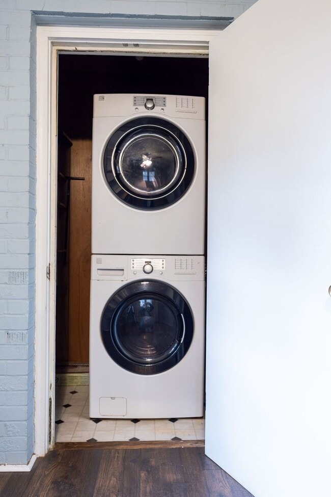 Building Photo - Charming Eastside Home Near UGA Vet School