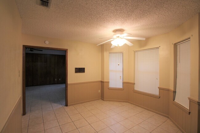 Building Photo - 3113 McDonald Rd