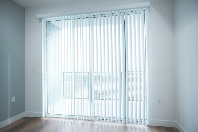 Building Photo - 8940 Reseda Blvd