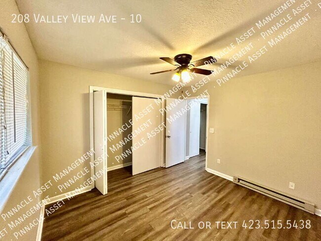 Building Photo - 208 Valley View Ave