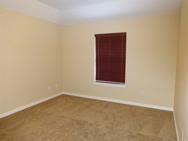 Building Photo - 408 Channel View Ct