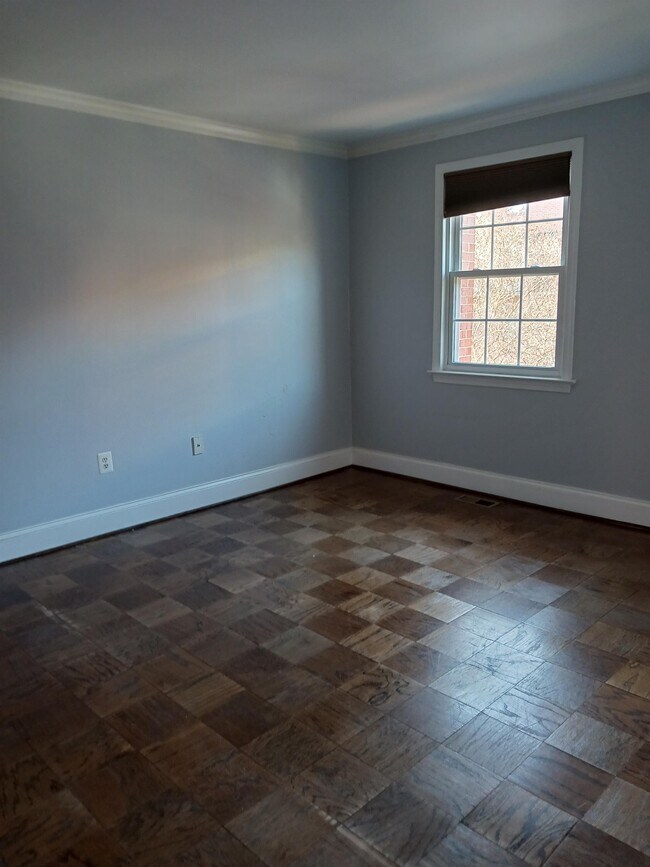 Building Photo - 1670 Beekman Pl NW