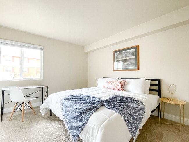 Building Photo - 12701 N Pennsylvania Ave