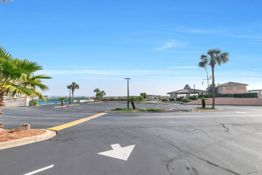 Building Photo - 343 Gulf Shore Dr