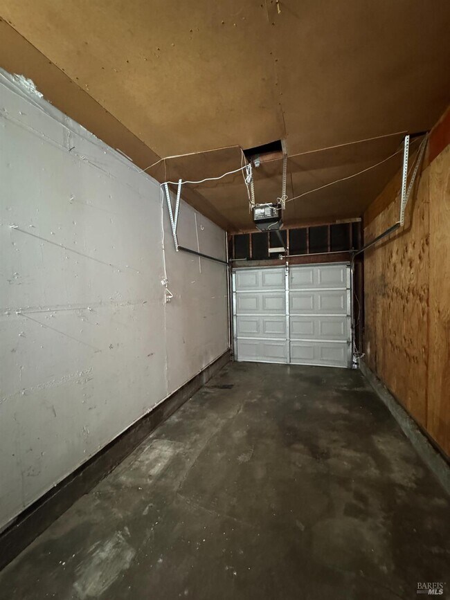 Building Photo - 133 Clay St