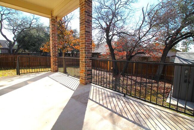 Building Photo - 6707 Rosita Oak Dr