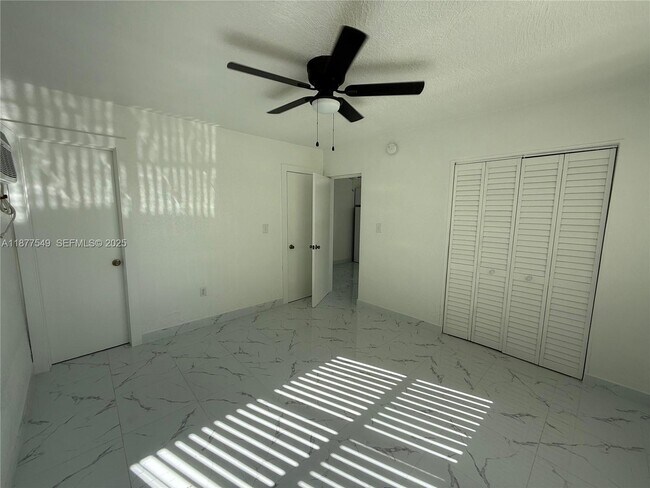 Building Photo - 855 W 29th St