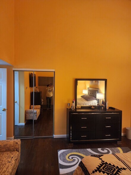 Building Photo - 1 Central Ave