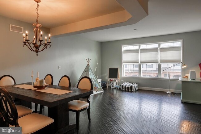 Building Photo - 5 Vista Cir