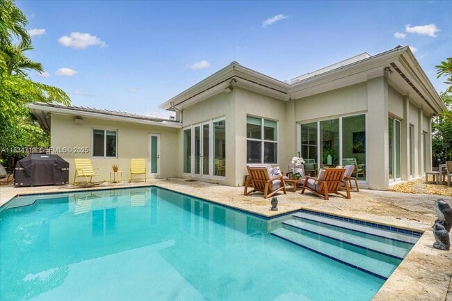 Building Photo - 435 Ridgewood Rd