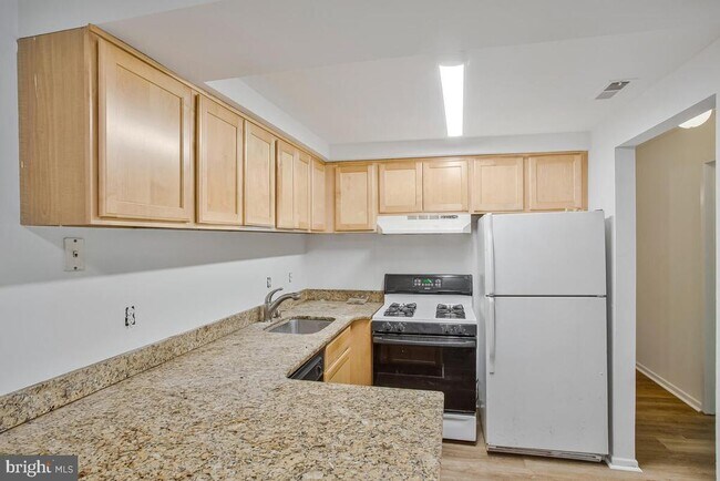 Building Photo - 2574 Riva Rd