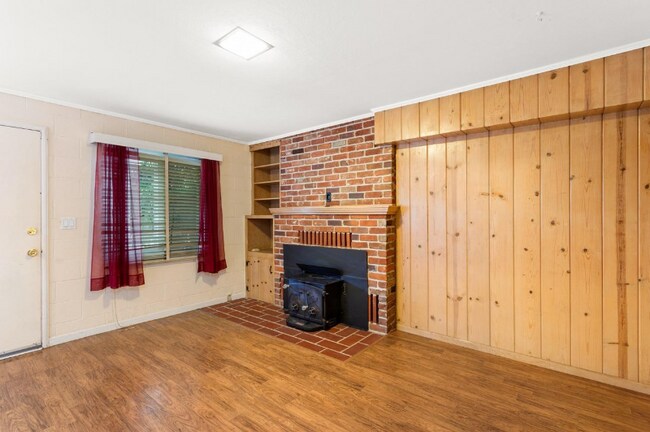 Building Photo - 3145 Sheridan St