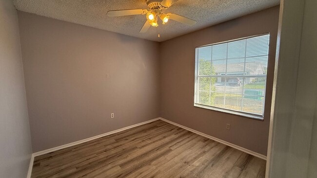 Building Photo - Annual 2 bedroom 2 bath Unfurnished Single Family Home in Lakeside South