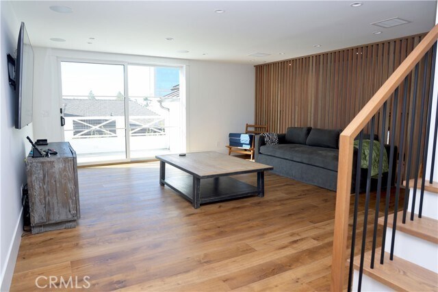 Building Photo - 333 Holmwood Dr