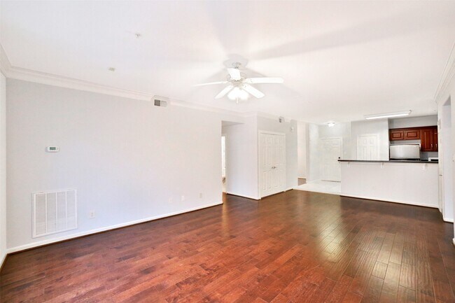 Building Photo - 6611 W Sam Houston Pkwy S