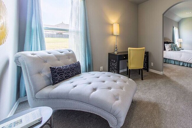 Building Photo - Gorgeous 4/3.5/3 Luxury Home