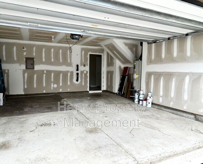 Building Photo - 1413 Regents Ln