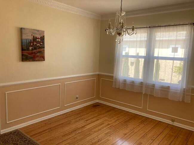 Building Photo - Santa Monica 3bd 2ba