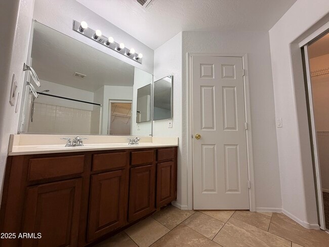 Building Photo - 10027 W Payson Rd