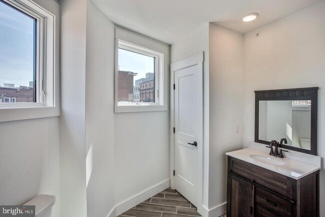 Building Photo - 1811 Ridge Ave