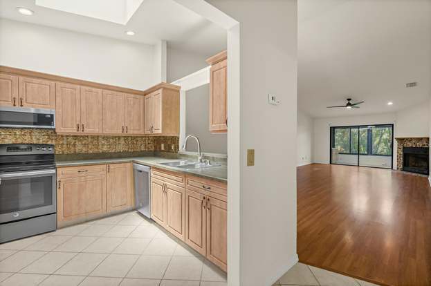 Building Photo - 604 Parkside Pl