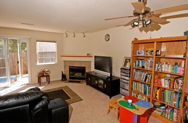 Building Photo - 1077 Burton Dr
